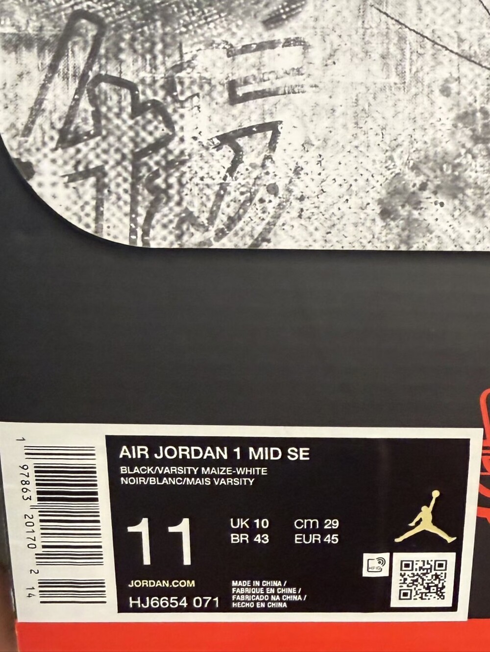 Air Jordan 1 Mid SE Black/Varsity Maize Men’s Sneakers - Picture 1 of 5